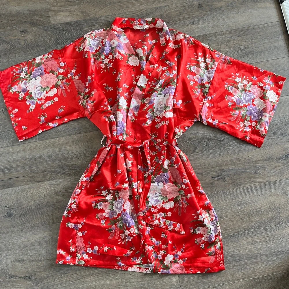 100% Silk Robe - Picture 1 of 2